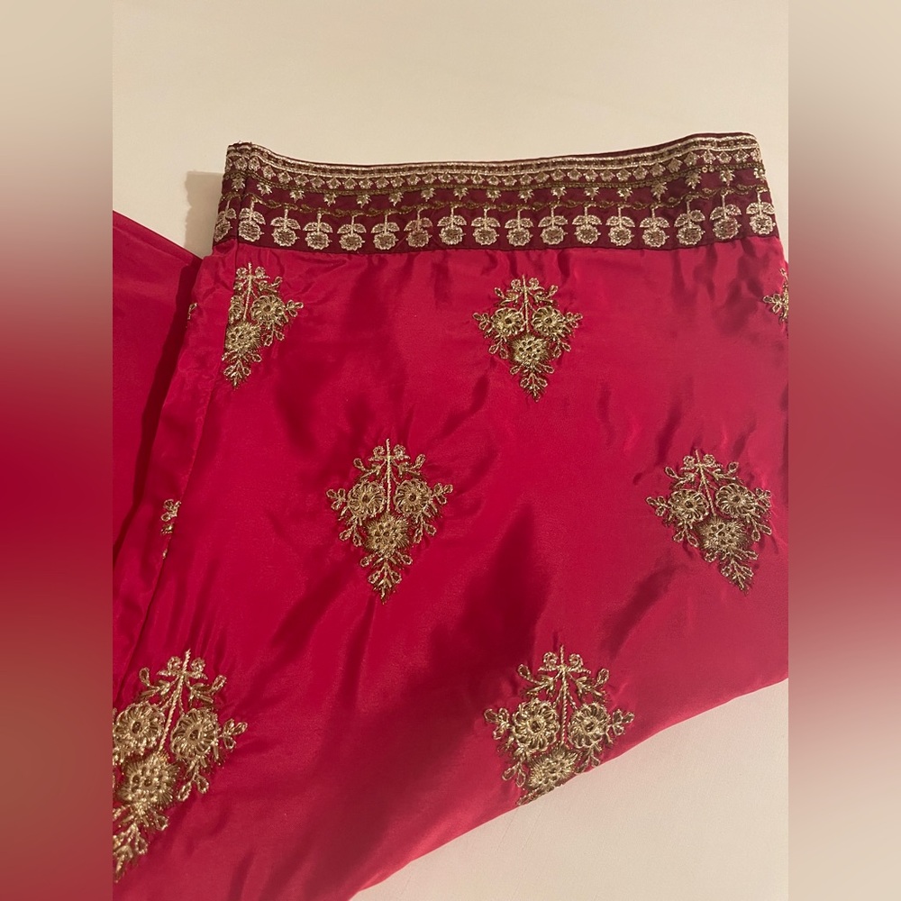 Red Raspberry Embroidered Wide-Leg Pants - Picture 3 of 6